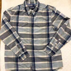 Patagonia Gray/Blue and Cream Plaid Shirt Size M